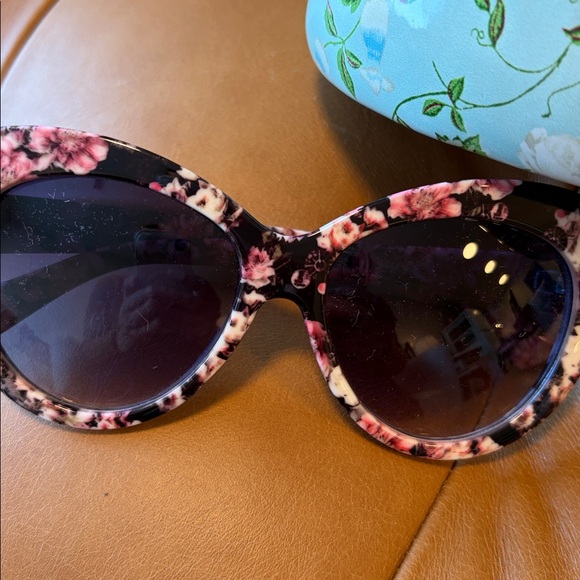 Laura Ashley Floral Pink Sunglasses with Case - Picture 2 of 3
